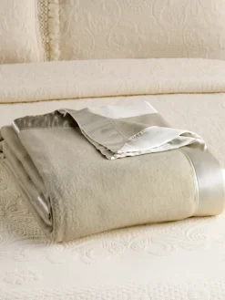 All-Season Silk and Cotton Blanket