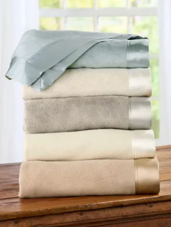 All-Season Silk and Cotton Blanket