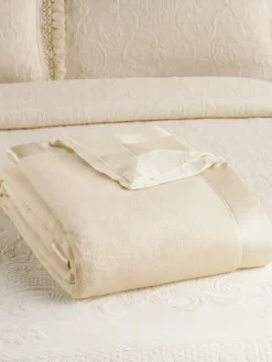 All-Season Silk and Cotton Blanket