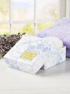 Botanical Dusting Powder With Puff, In 2 Scents