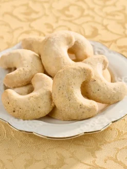 German Vanilla Crescent Cookies
