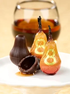 Golden 8 Pear Liqueur Dark Chocolate Gift Box