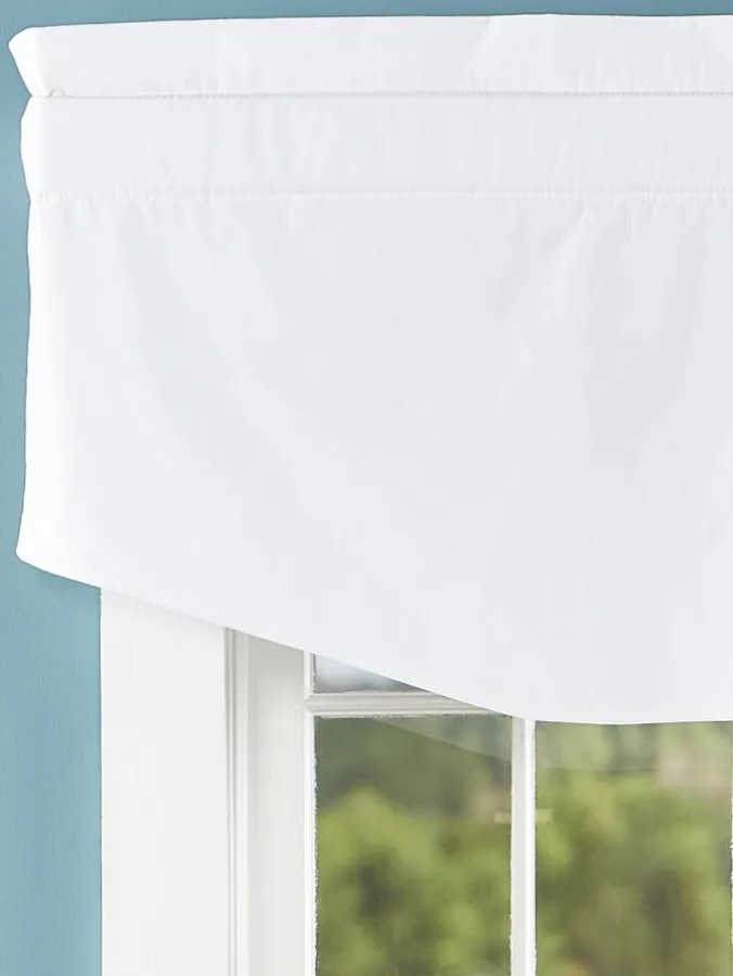 Jane's Plain and Simple Rod Pocket Tapered Valance by Country Curtains®