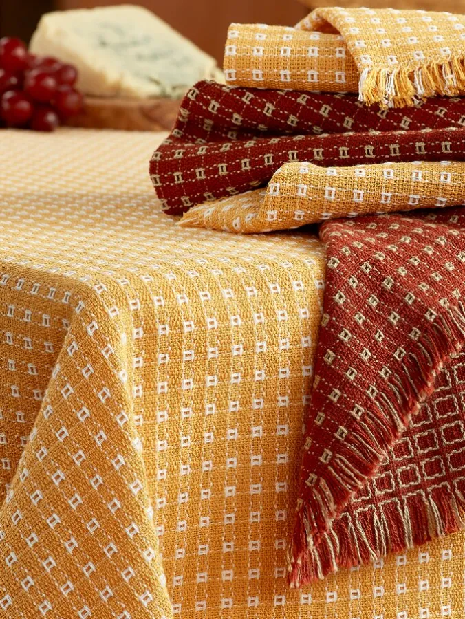 Mountain Weavers Original Mountain Weave Extended-Size Oblong Cotton Tablecloth