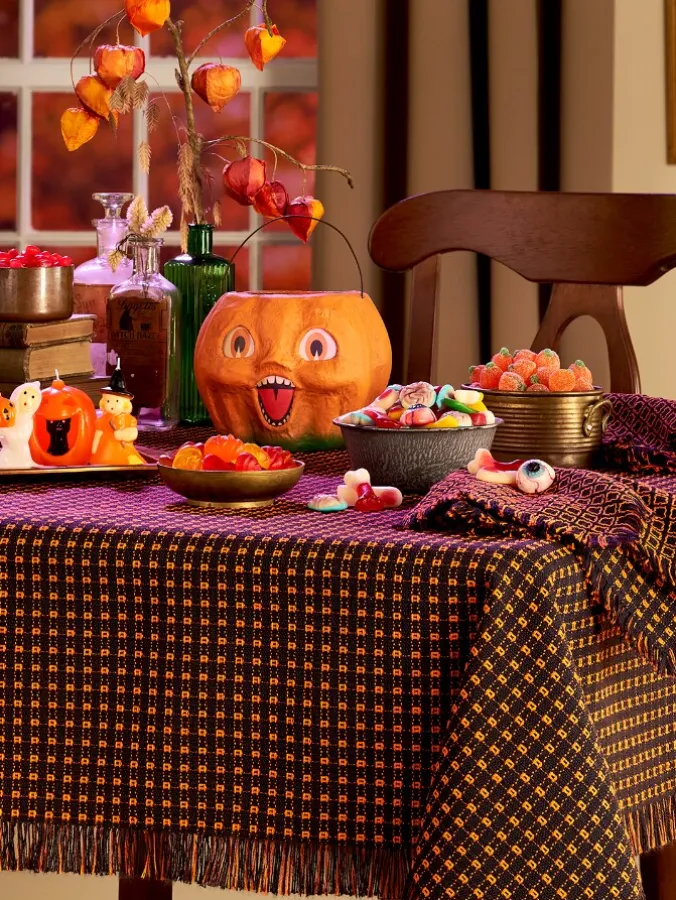 Mountain Weavers Original Mountain Weave Extended-Size Oblong Cotton Tablecloth