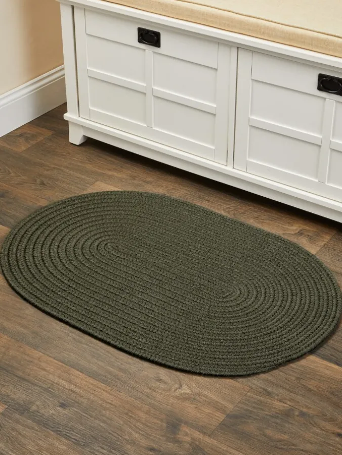Mount Mansfield Indoor/Outdoor Solid Braided Oval Rug