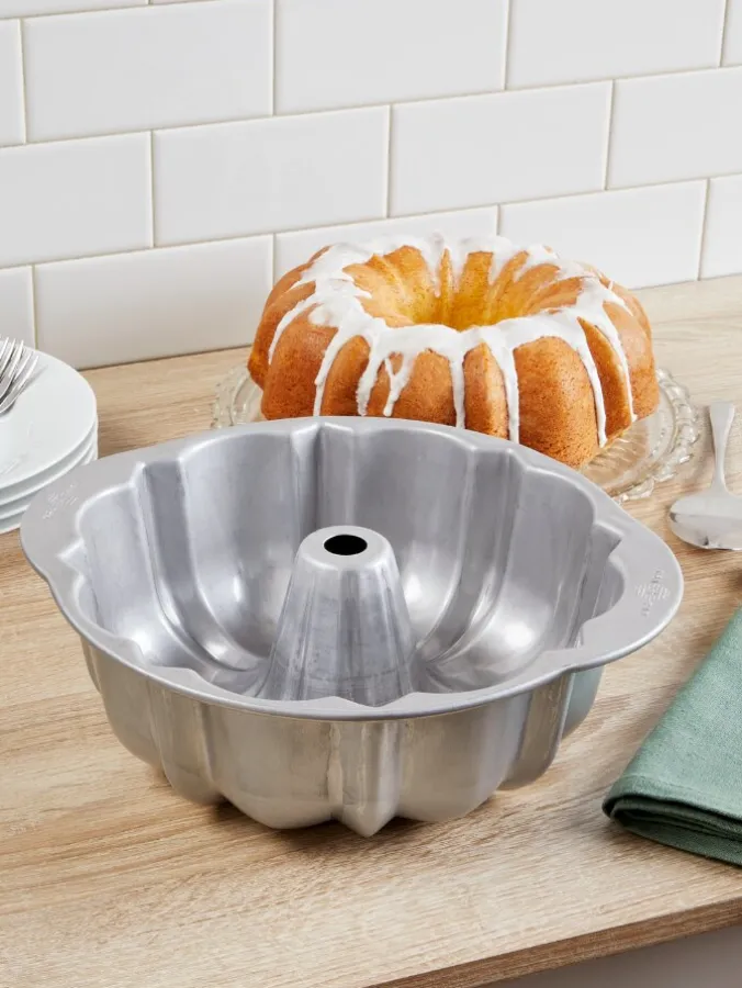 Nonstick Classic Bundt Pan With Handles
