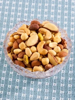 Nut Lovers Premium Snack Mix, 1 Pound Bag