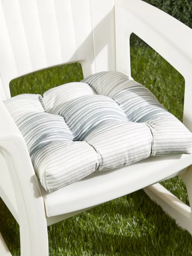 Oasis Weather-Resistant Indoor/Outdoor Tufted Chair Cushion