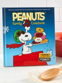 Peanuts Charlie Brown Cookbook for the Family