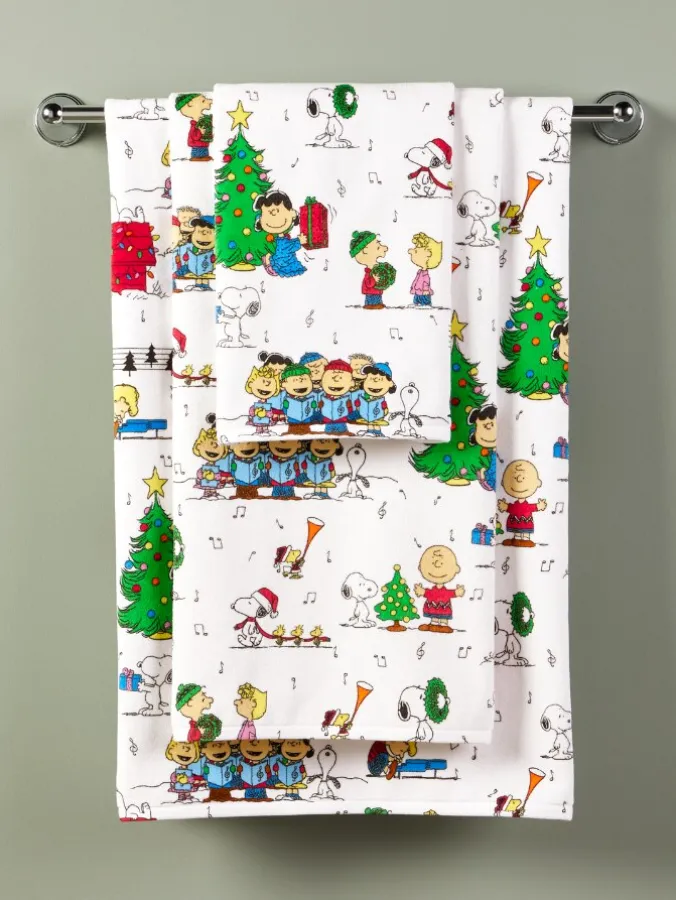 Peanuts Christmas Caroling Portuguese Cotton Bath Towel Collection