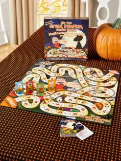 Peanuts It's the Great Pumpkin Charlie Brown Board Game