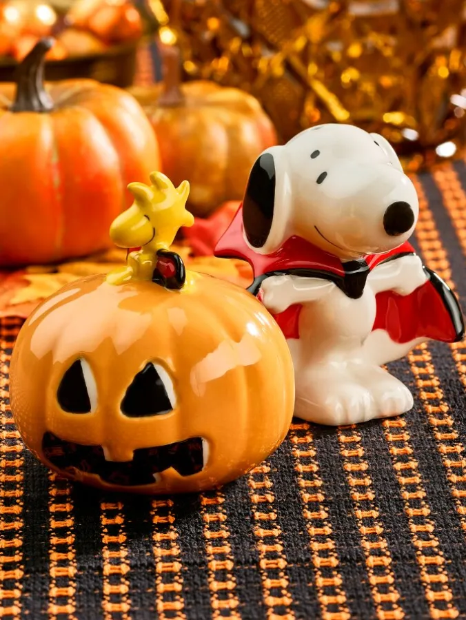 Peanuts Snoopy Halloween Ceramic Salt and Pepper Shaker Set