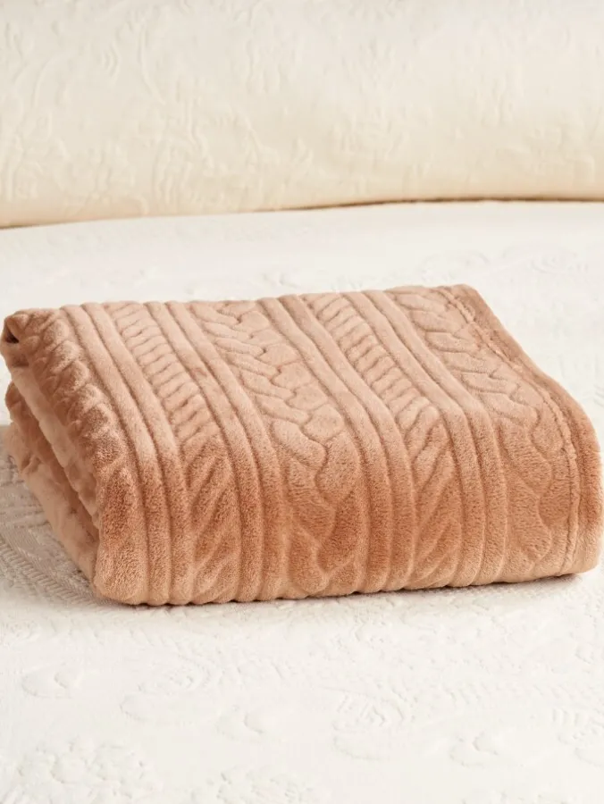 Plush Cable Fleece Throw Blanket