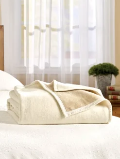 Soft-Touch Solid Reversible Blanket