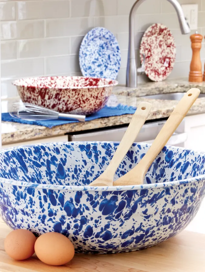 Splatterware Enamelware 8-Quart Bowl
