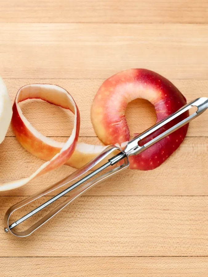 Stainless Steel Fruit and Vegetable Swivel Peeler