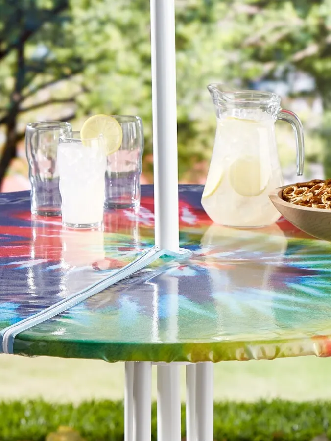 Stay-Put Oblong Elasticized Oilcloth Umbrella Tablecloth