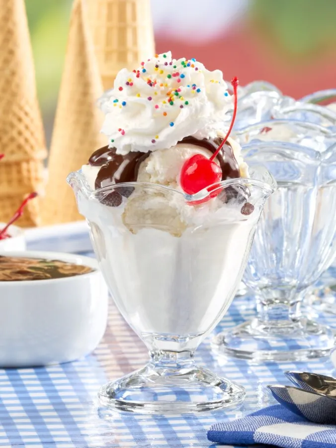 Tulip Ice Cream Sundae Glasses, Set of 4
