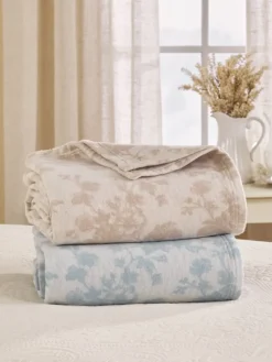 Ultra-Soft Jacquard Floral Toile Blanket