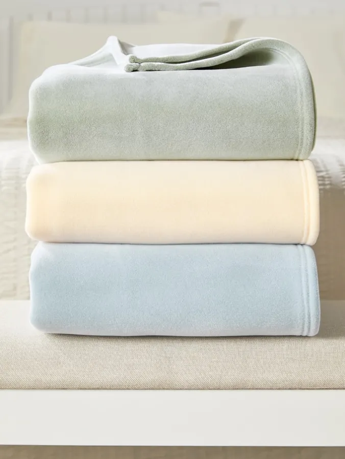 Vellux Original Plush Blanket