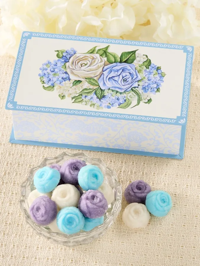 Victorian Rose Tin With French Creme Roses