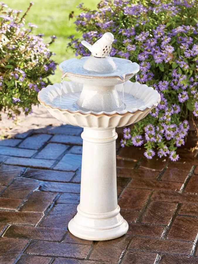 Vogel Two-Tiered Birdbath