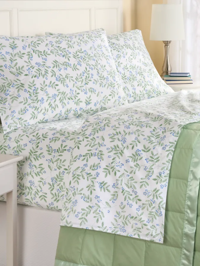 Winter Berries Portuguese Cotton Percale Sheet Set