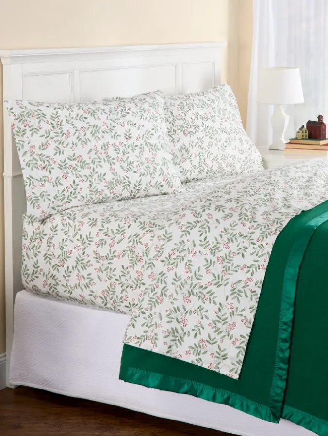 Winter Berries Portuguese Cotton Percale Sheet Set