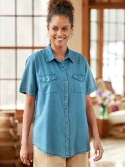 Women's Classic Short-Sleeve Chambray Shirt