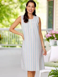 Women's Classic Sleeveless Cotton Seersucker Nightgown