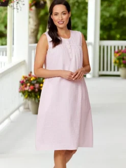 Women's Classic Sleeveless Cotton Seersucker Nightgown