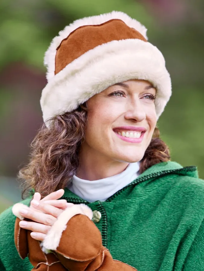 Women's Faux-Shearling Cuff Hat