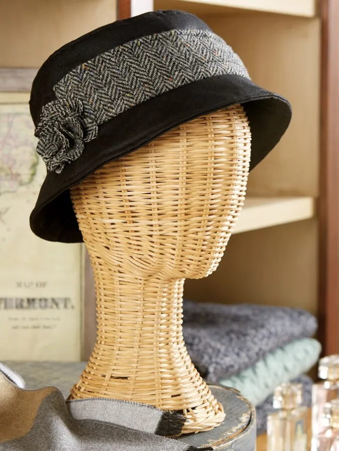 Women's Irish Bucket Hat With Tweed Accents