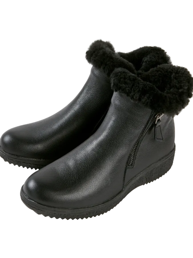 Women's Spring Step Lined Leather Zip Boots